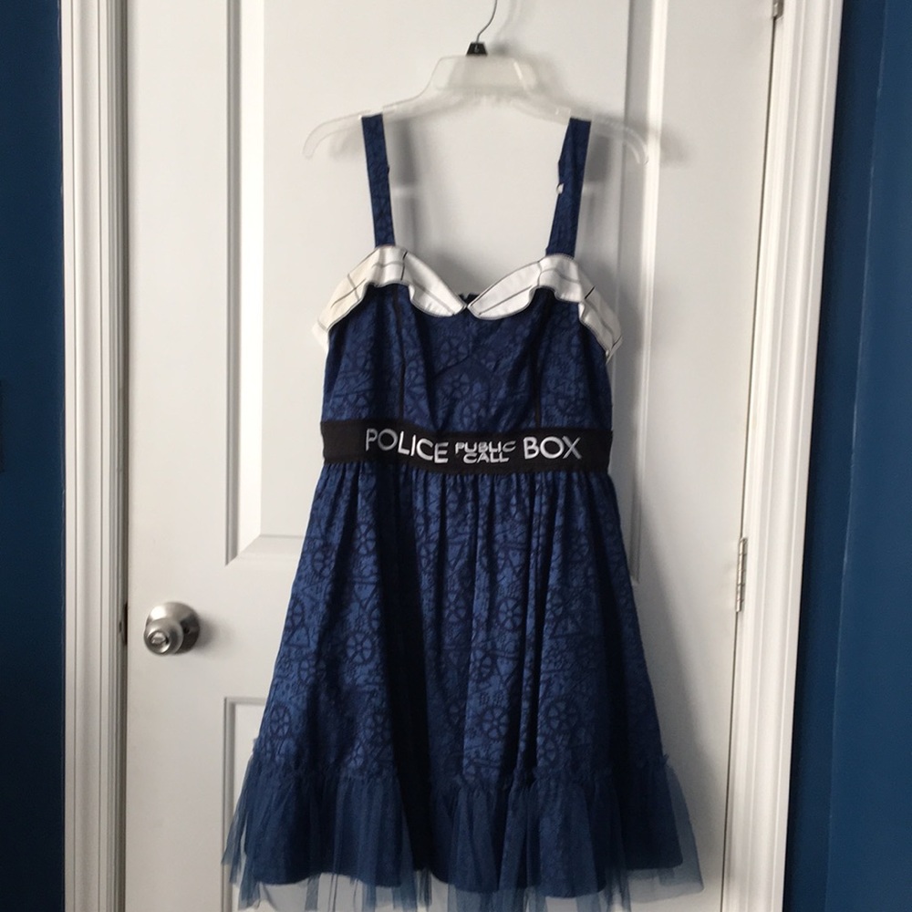 Women’s Tardis Costume!